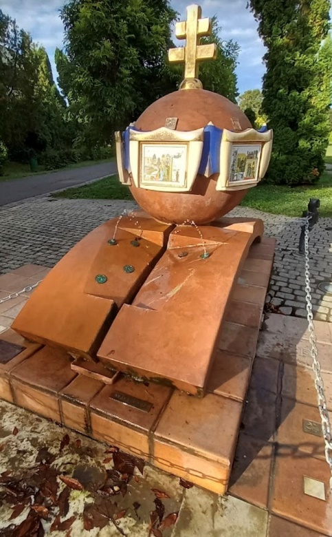 Milleneumi Országalma emlékmű
