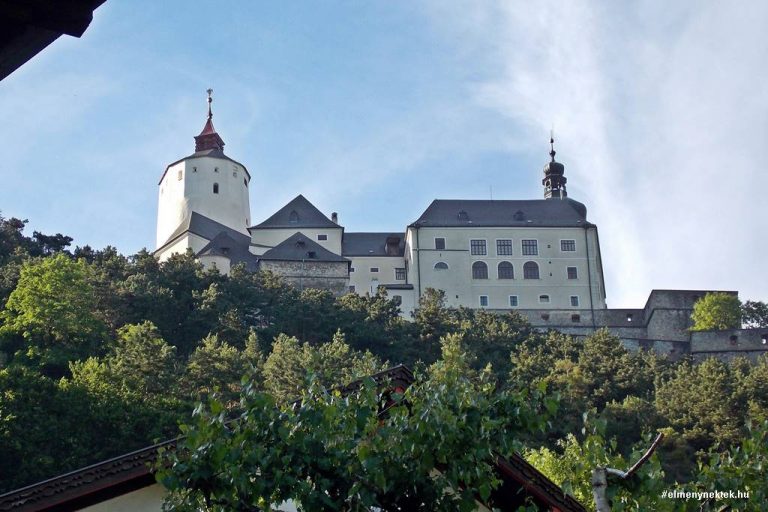 Fraknó vára (Burg Forchtenstein)