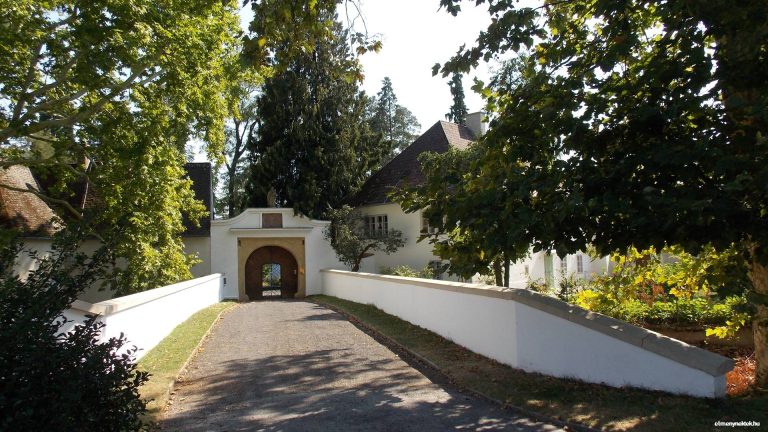 Lakompaki Esterházy-kastély (Schloss Lackenbach)